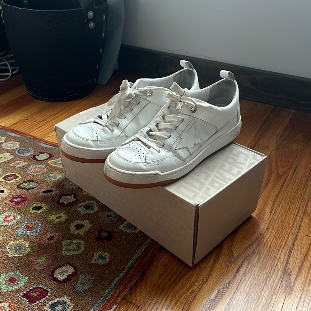 Golden Goose size 42 Yeah! in white